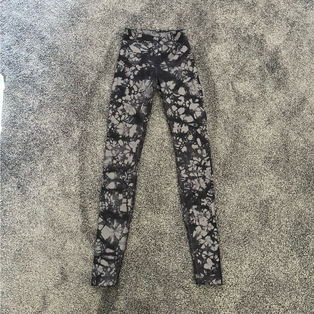 LULULEMON TIE DYE LEGGINGS NWOT